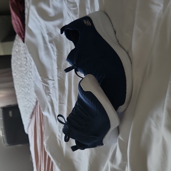 Sketchers - Picture 1 of 4